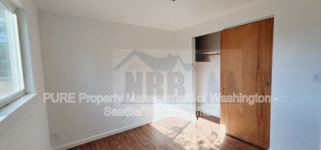 Building Photo - 10522 Addison St SW