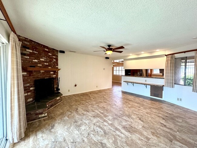 Building Photo - Light, Bright & Lovingly Maintained Claremont Home for Lease