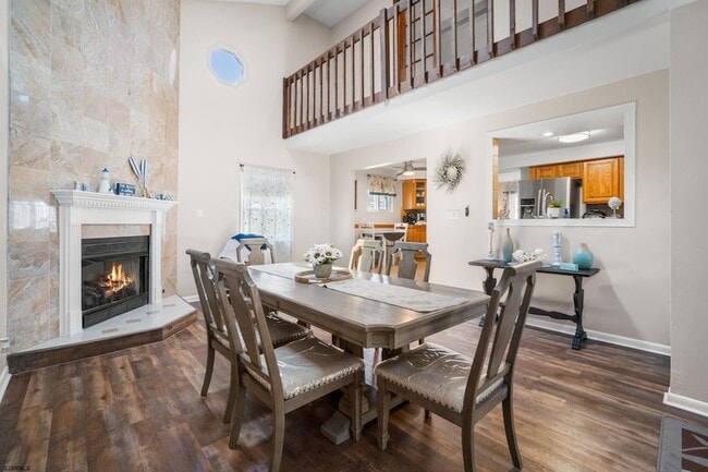 Building Photo - 10 Explorer Rd