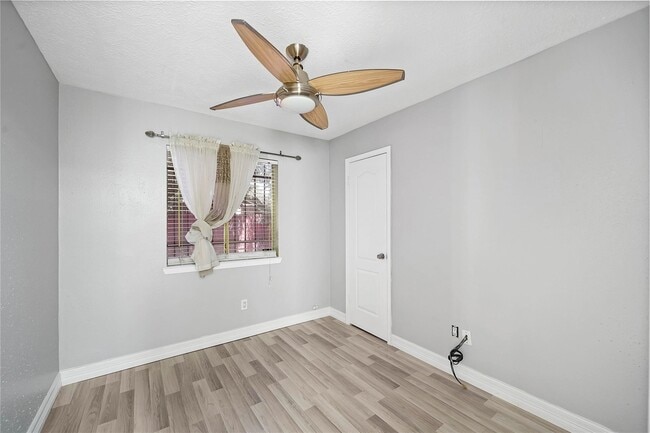 Building Photo - 3850 Westmeadow Dr