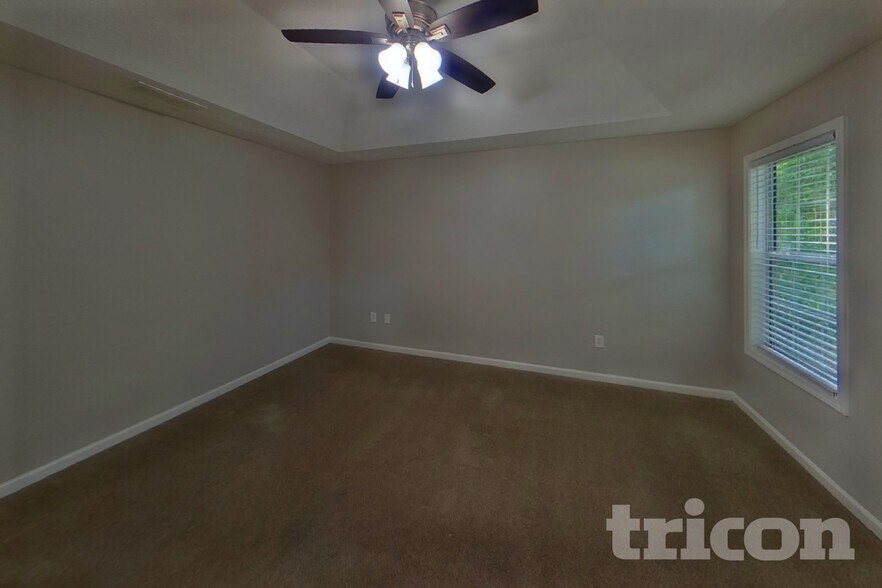 Building Photo - 3940 Michaels Creek Way