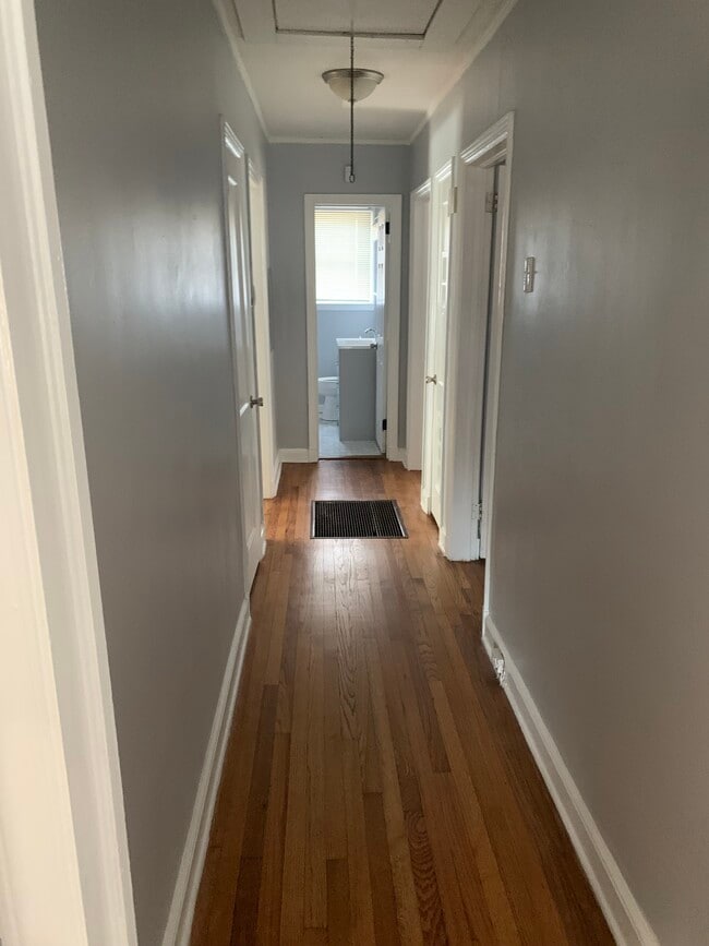 Building Photo - 1915 Headland Dr