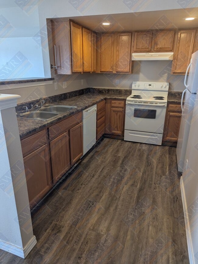 Building Photo - 2229 Westridge Dr