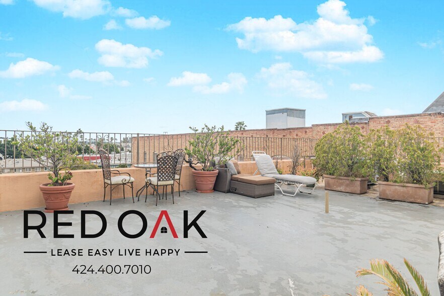 Building Photo - 5640 Franklin Ave