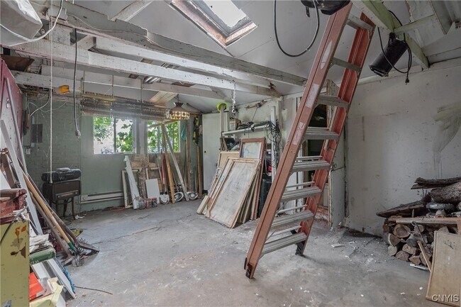Building Photo - 518 E Brighton Ave