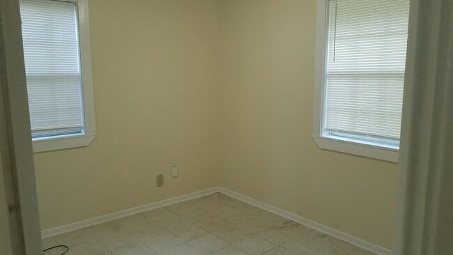 Building Photo - 3 Bedroom/1 Bath Home in Valdosta!!