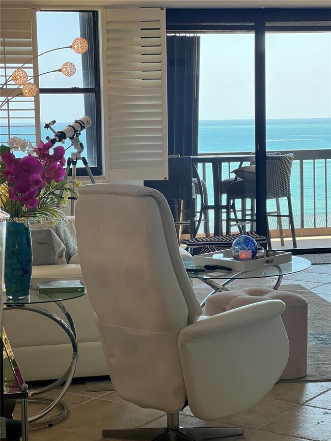 Building Photo - 3100 N Hwy A1A