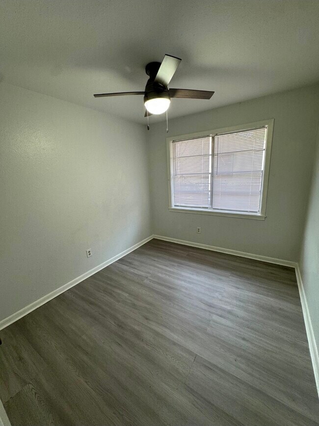 Building Photo - 2662 Carver