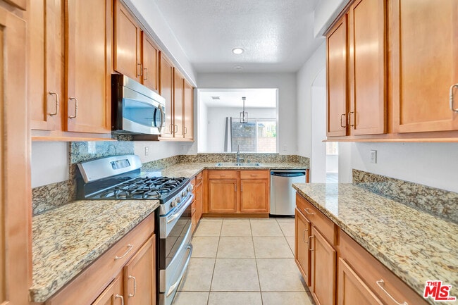 Building Photo - 23904 Calle Del Sol Dr