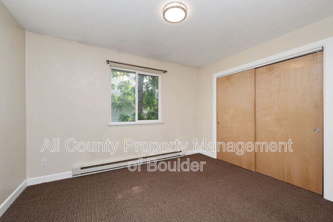 Building Photo - 2211 Spruce St