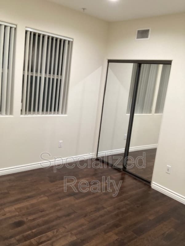 Building Photo - 10921 Whipple St