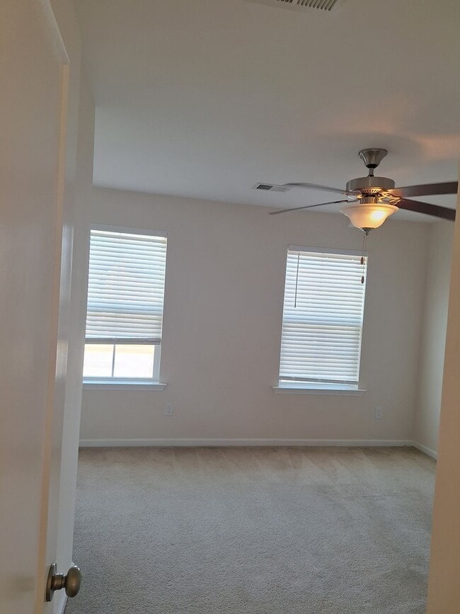 Building Photo - Superb Home Located in the Catawba Hills Neighborhood!