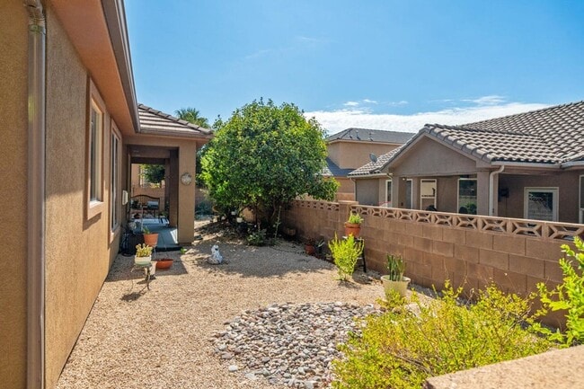 Building Photo - Village on the Heights