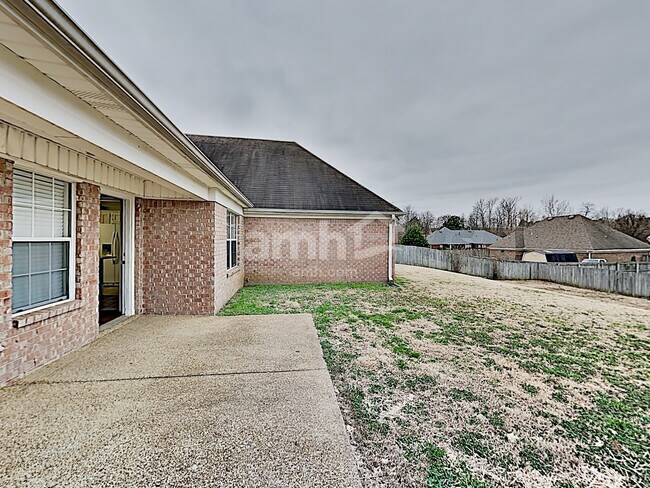 Building Photo - 1123 Tara Dr