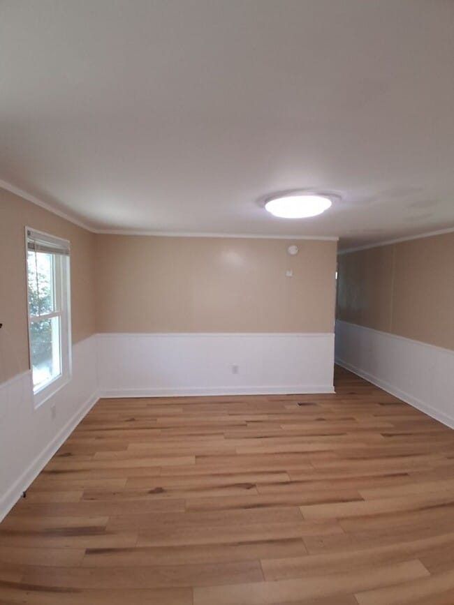 Building Photo - $1,800 - 2 Bedroom / 1 Bath Mobile Home Sitting on the Tuckasegee River