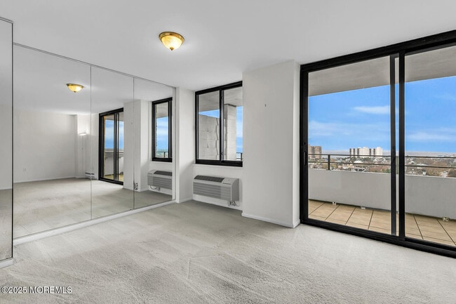 Building Photo - 1 Channel Dr