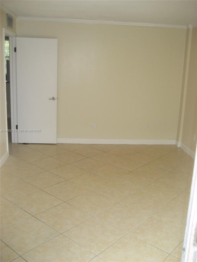 Building Photo - 1801 S Treasure Dr