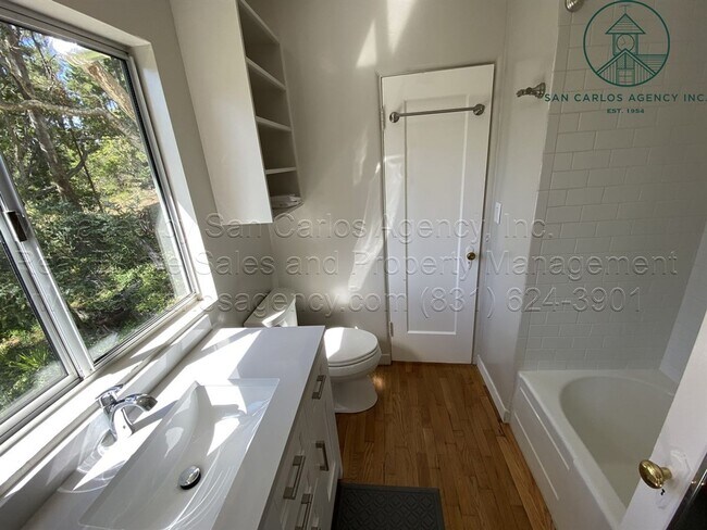 Building Photo - Private and Updated Three Bedroom Carmel H...