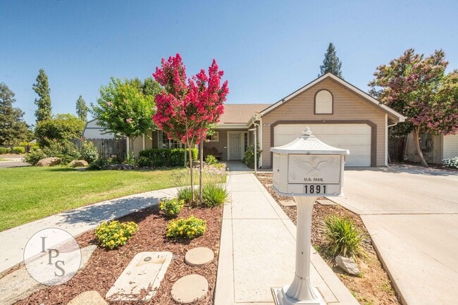 Building Photo - North Fresno Home, 3BR/2BA, Built 1991 – w...