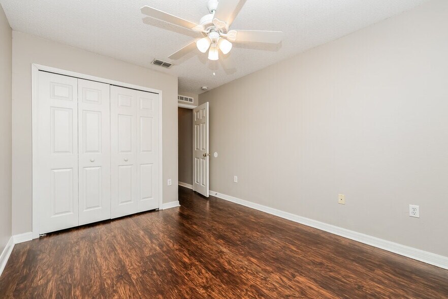 Building Photo - 11426 Ivy Flower Loop