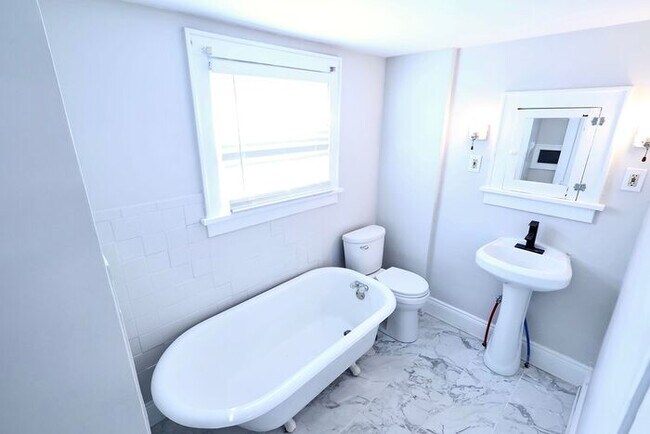 Building Photo - 450 Stanton Ave