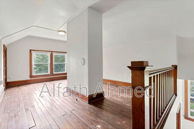 Building Photo - 294 Wyandotte Ave