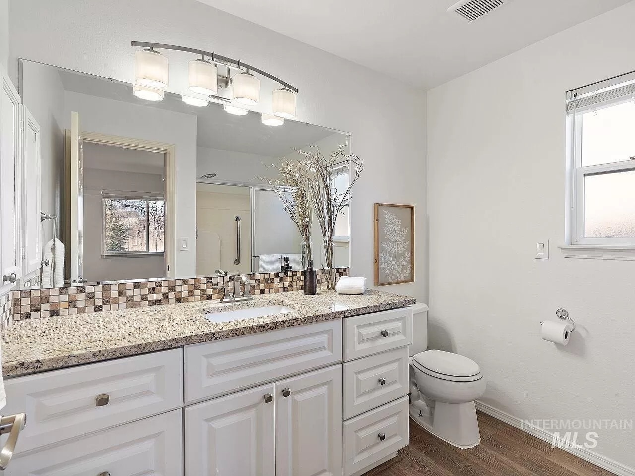 Building Photo - 238 S Neskowin Way