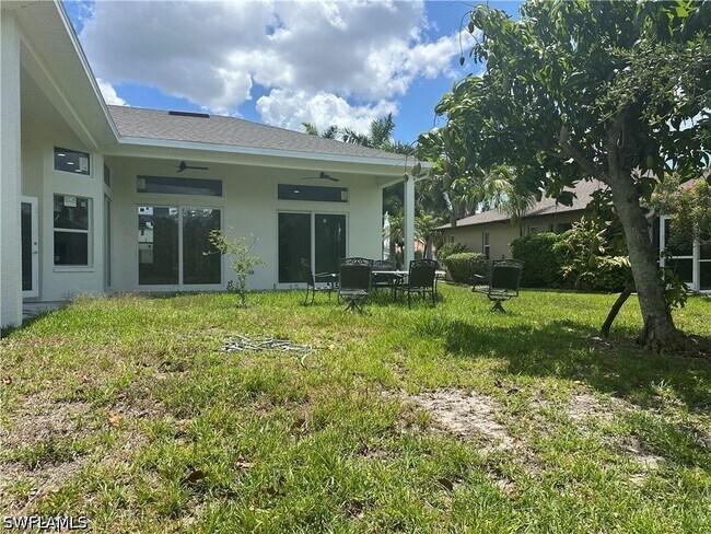 Building Photo - 2220 SE 18th Ave