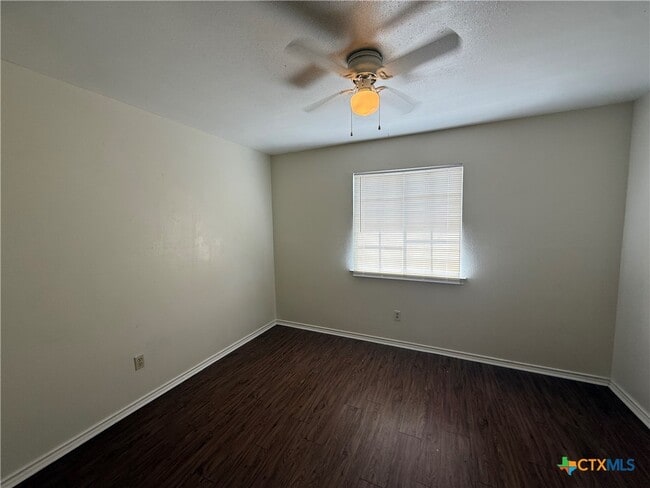 Building Photo - 1000 Sagewood Trail