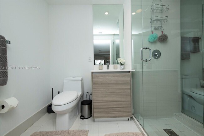 Building Photo - 121 NE 34th St