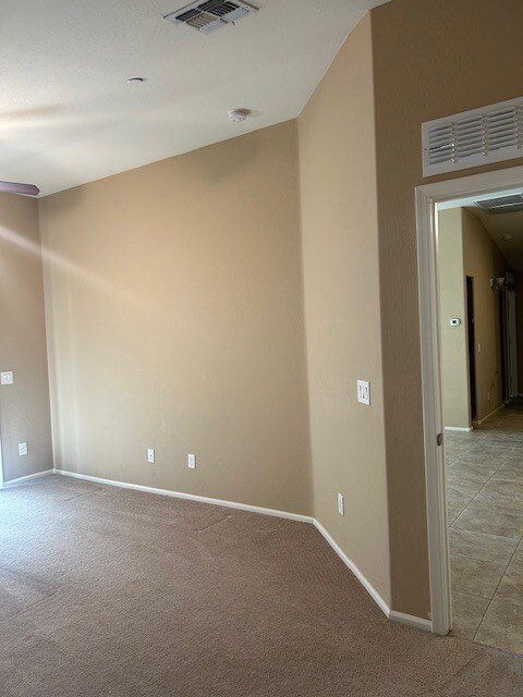 Building Photo - 2725 E Mine Creek Rd