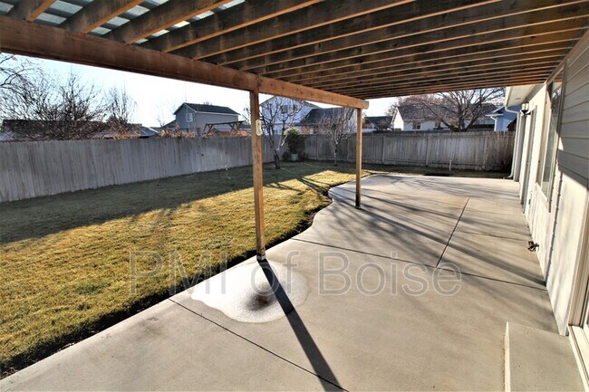 Building Photo - 716 Kimberly Ct