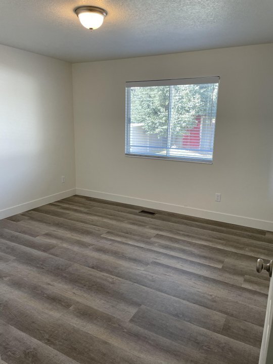 Building Photo - 258 W 1360 N