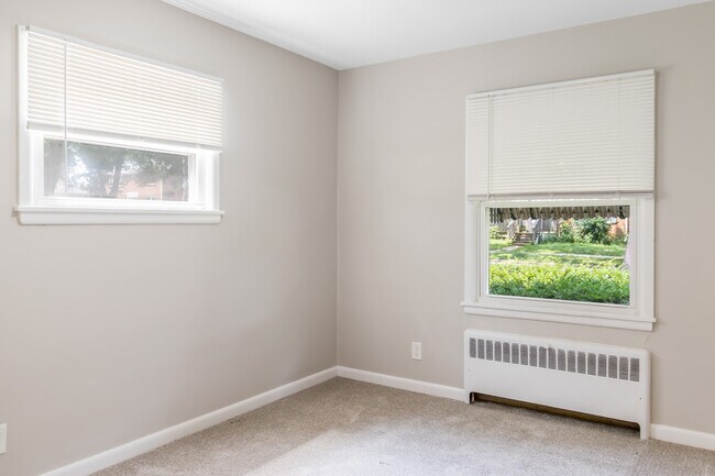 Building Photo - 3140 S 48th St