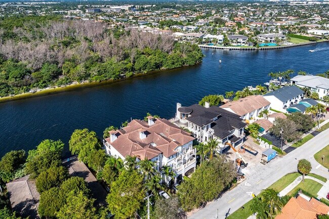 Building Photo - 549 NE 19th Ave