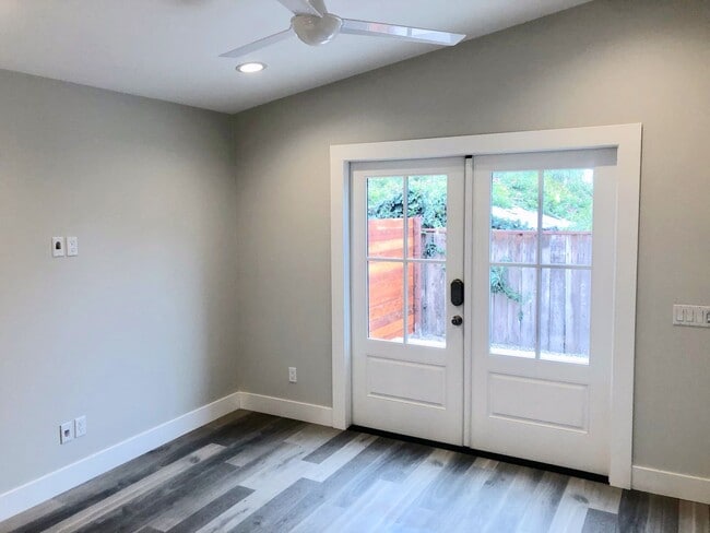 Building Photo - Brand new 2 Bedroom 1.5 Bath Cottage