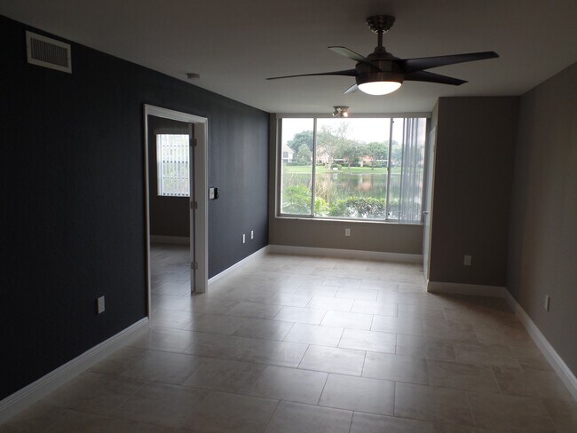 Building Photo - 2820 N Oakland Forest Dr
