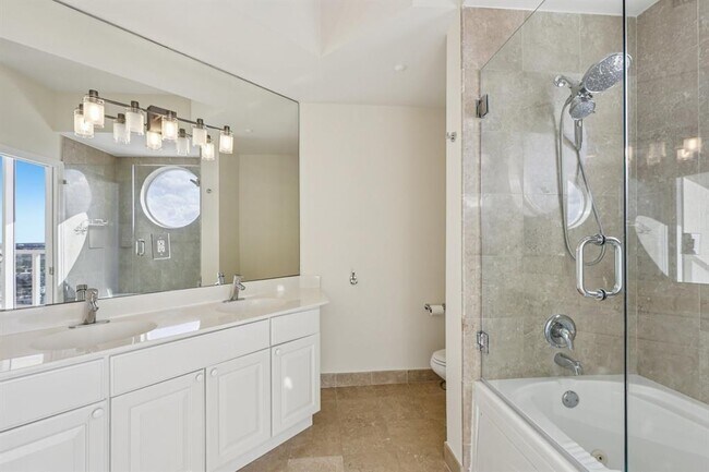 Building Photo - 7330 Ocean Terrace