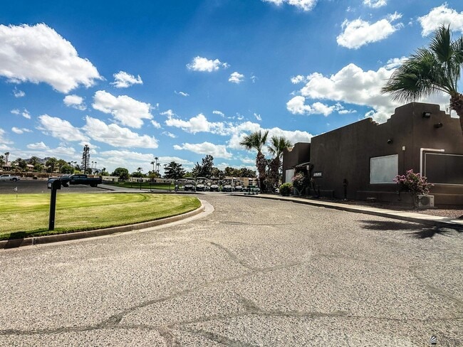 Building Photo - 10476 S Del Montes