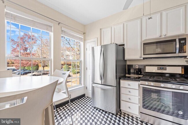 Building Photo - 47607 Woodboro Terrace
