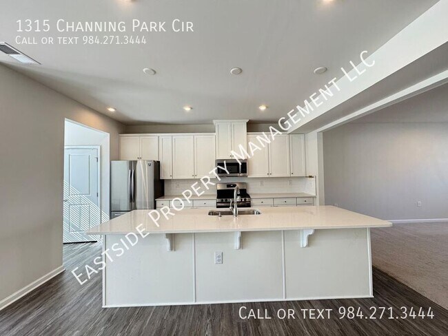 Building Photo - 1315 Channing Park Cir