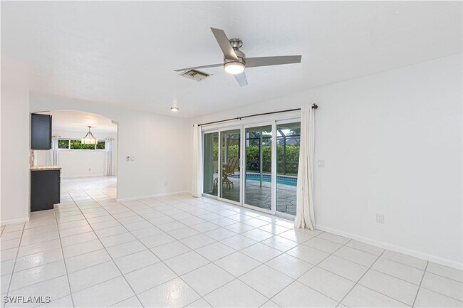 Building Photo - 297 Bay Meadows Dr
