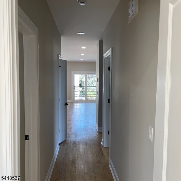 Building Photo - 1297 Avy St