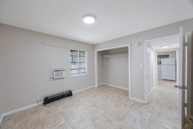 Building Photo - 1230 9th Ave S