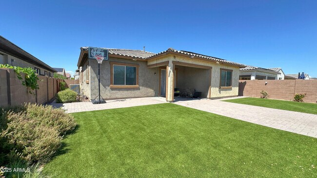 Building Photo - 7435 W Spur Dr