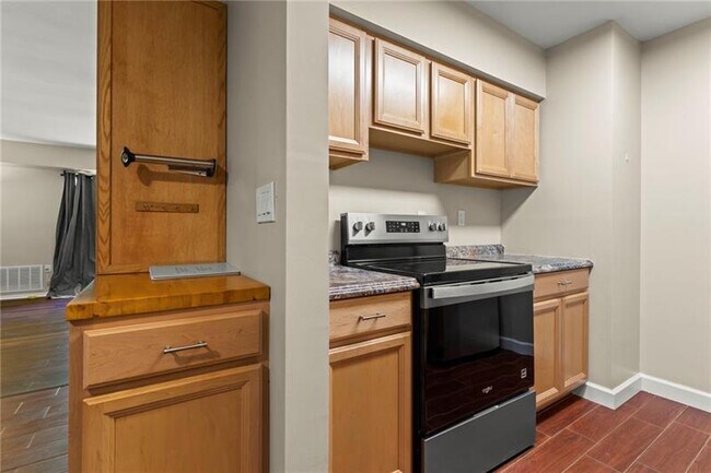 Building Photo - 4073 Sanlin Dr