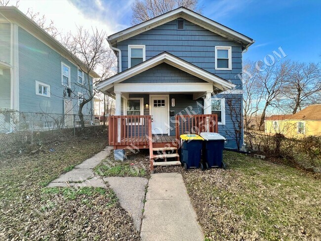 Building Photo - MOVE IN SPECIAL!! Updated 4 Bed 3 Bath Home in KCMO-Available NOW!! MOVE IN SPECIAL $200 OFF 2nd ...
