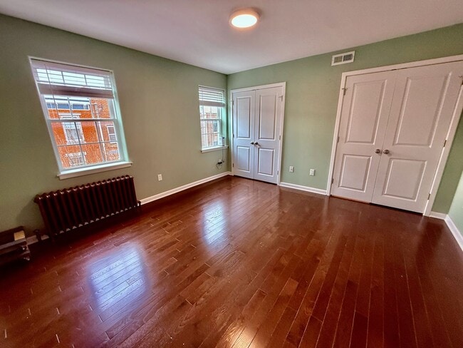 Building Photo - 2+ BED/1.5 BA Solid HOUSE in great East Passyunk/LOMO location w/ Central AC-HARDWOOD Flooring-WA...
