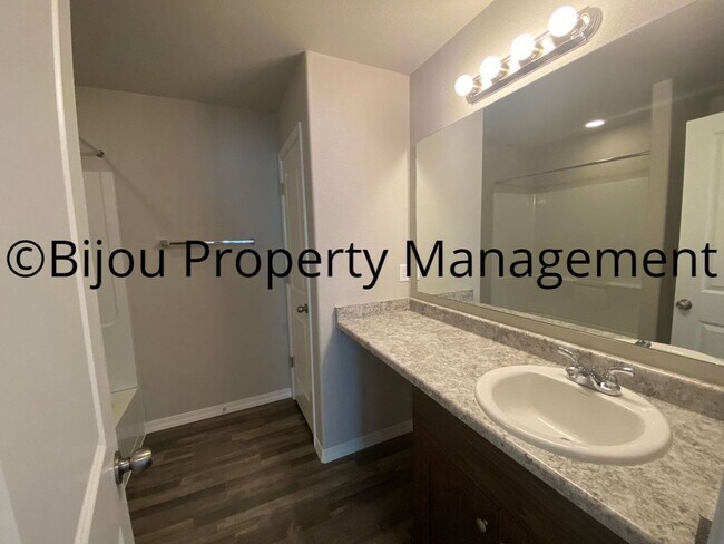 Building Photo - Beautiful 3 Bedroom New Build