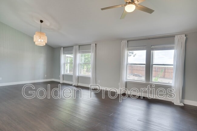 Building Photo - 4741 W Woodside Ave